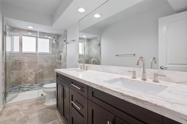 APT-108 - 4000 Ne 170 Th St, Condo with 3 bedrooms, 2 bathrooms and null parking in North Miami Beach FL | Image 17