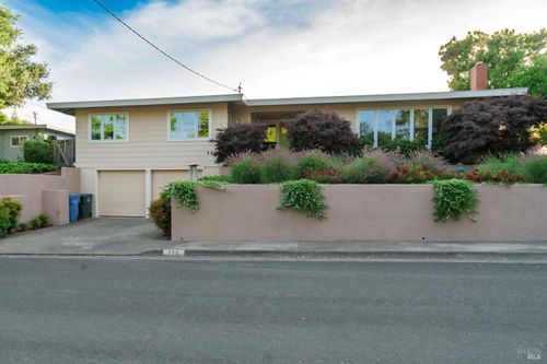 775 Josephine Ln, Healdsburg, CA, 95448-3724 | Card Image