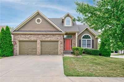 3020 S Mark Twain Court, House other with 3 bedrooms, 3 bathrooms and null parking in Blue Springs MO | Image 2