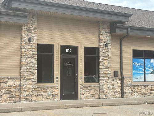 612 Whitelaw Ave, Cape Girardeau, MO, 63701-4535 | Card Image