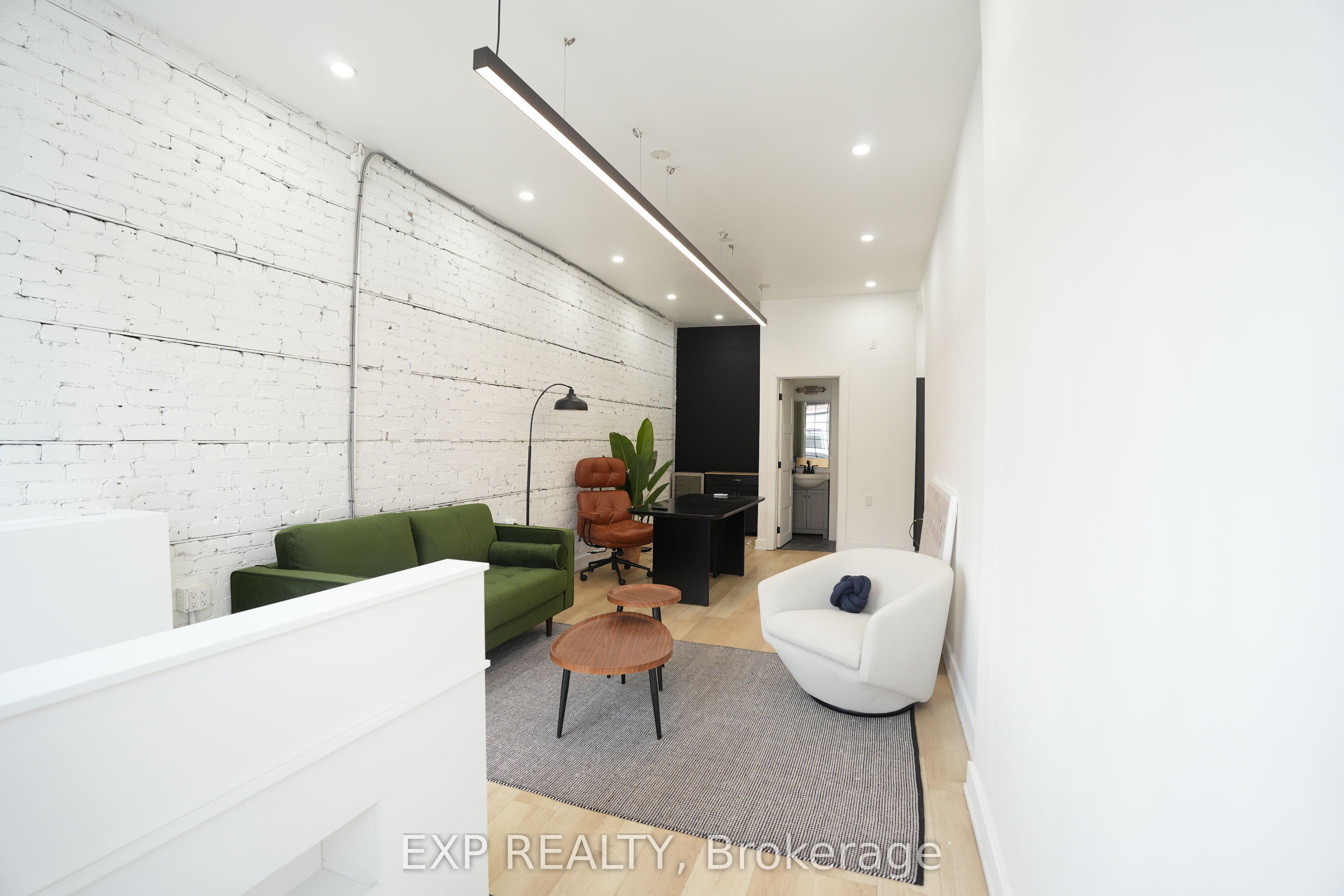 Commercial Lease in Toronto E02 5