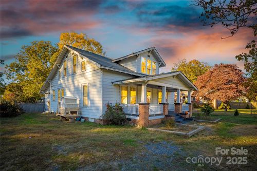 322 7th St Sw, Taylorsville, NC, 28681-2413 | Card Image