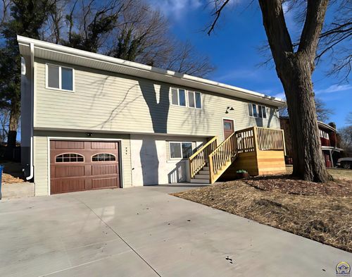 934 Pamela Ln, Lawrence, KS, 66049 | Card Image