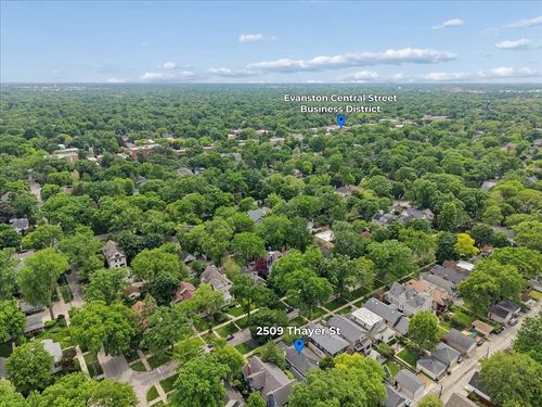 2509 Thayer St, Evanston, IL, 60201-1319 | Card Image