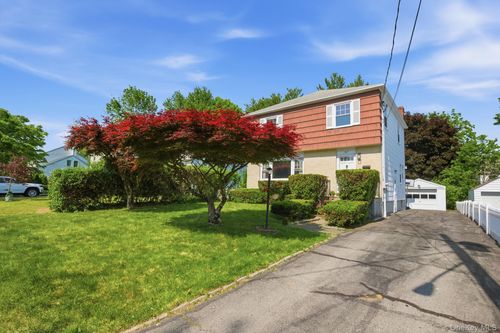 167 Gaylor Rd, Scarsdale, NY, 10583-5824 | Card Image