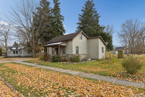 6730 Pine St, Cass City, MI, 48726-1530 | Card Image