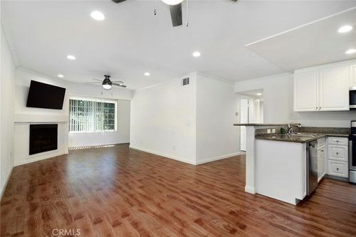 124-5525 Canoga Ave, Woodland Hills, CA, 91364 | Card Image