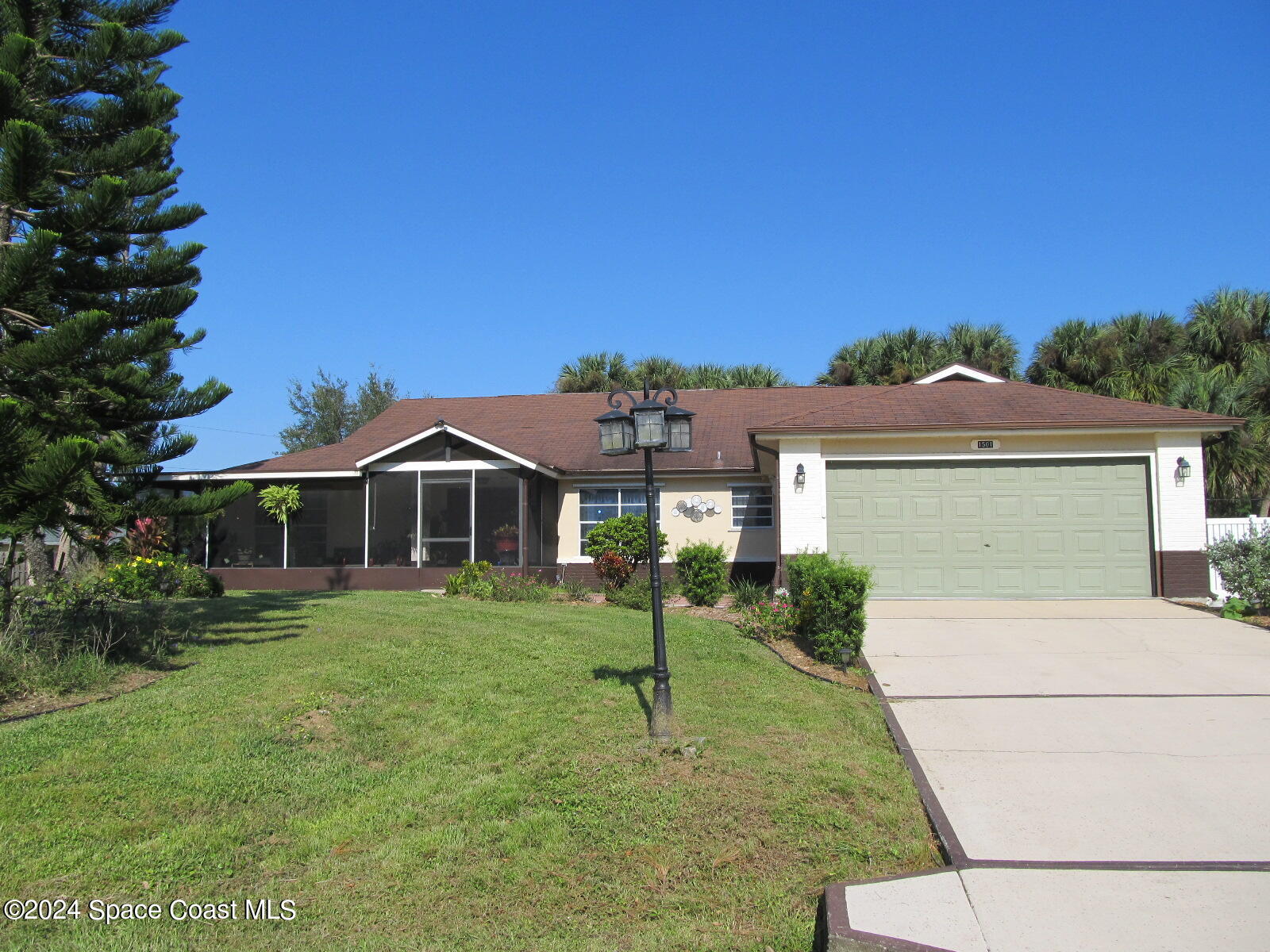 1501 Olympia Avenue Sw, For Sale in PALM BAY Zoocasa