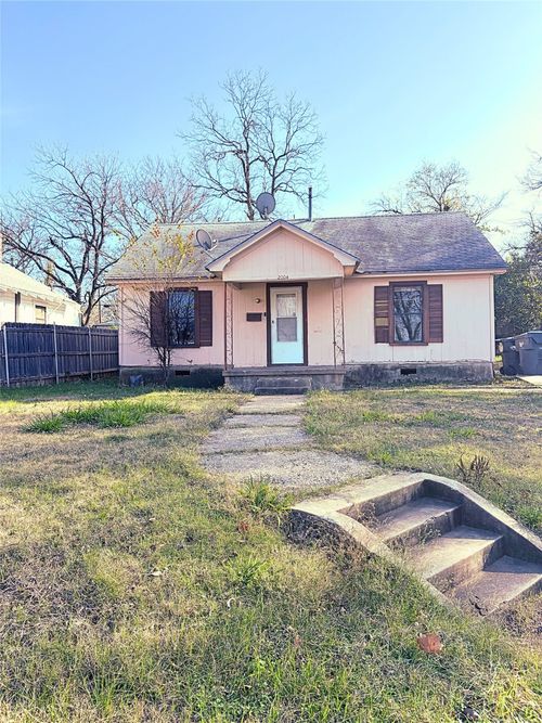 2004 Avondale Ave, Waco, TX, 76707-2136 | Card Image