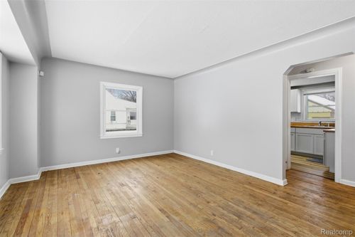 14725 Agnes Ave, Eastpointe, MI, 48021-2881 | Card Image