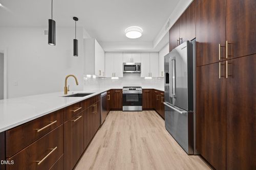 apt-307-615 W Peace St, Raleigh, NC, 27605-1981 | Card Image