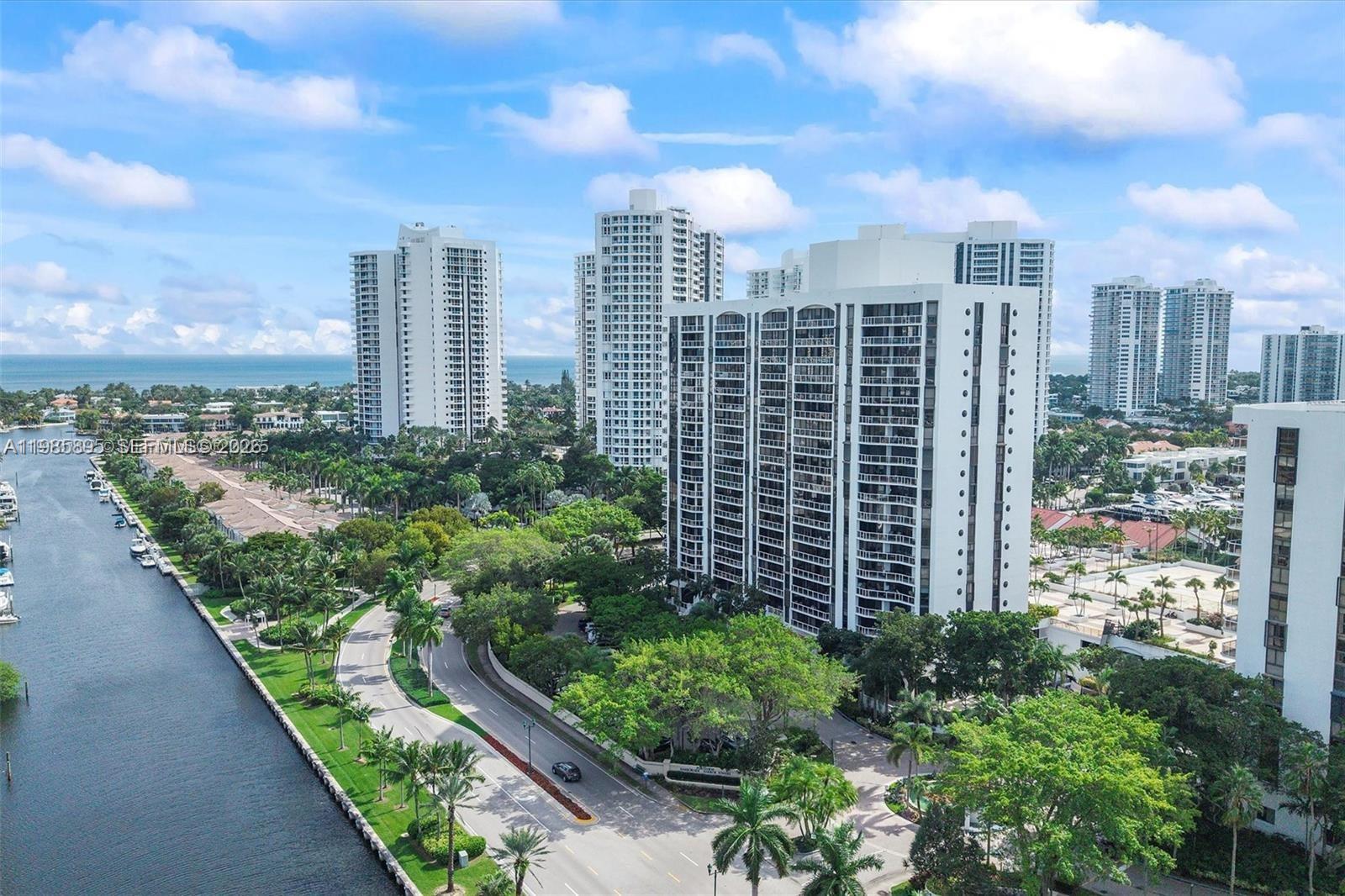 Residential in Aventura 5