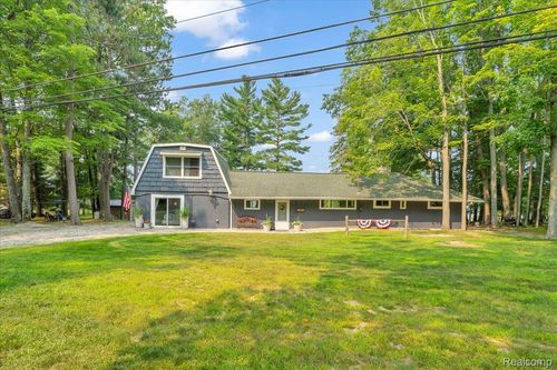 6353 Oak St, Hubbard Lake, MI, 49747-9660 | Card Image