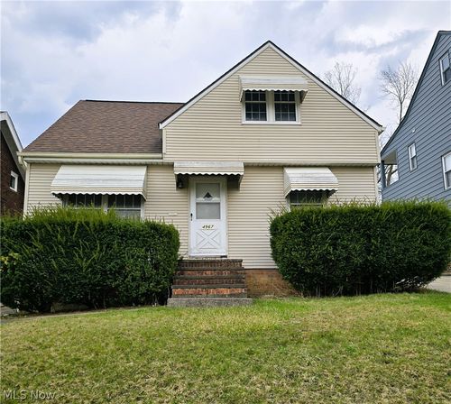 4967 E 88th St, Garfield Heights, OH, 44125-2013 | Card Image