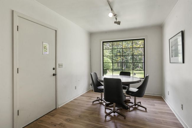 Dining Area | Image 13