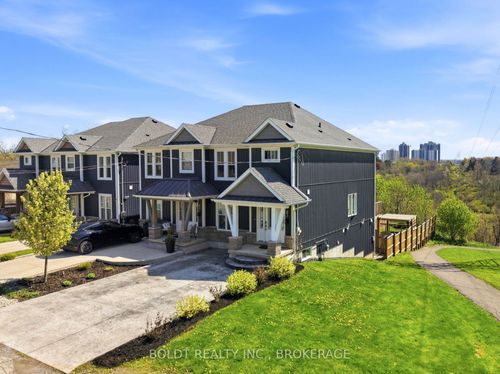 83 Hillview Rd, St. Catharines, ON, L2S1S8 | Card Image