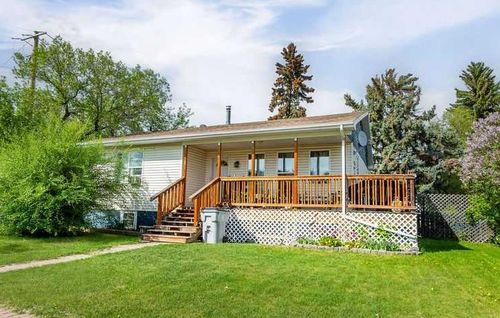 502 5 Ave, Wainwright, AB, T9W1B1 | Card Image