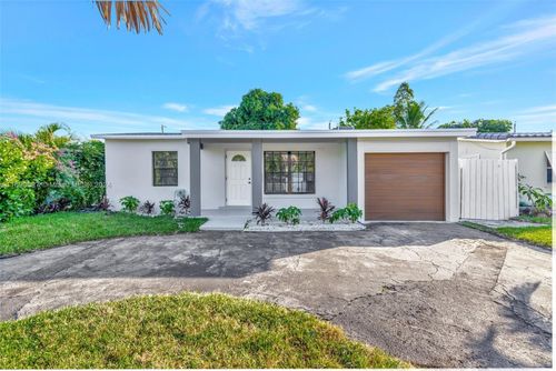 230 Ne 51st Ct, Oakland Park, FL, 33334 | Card Image