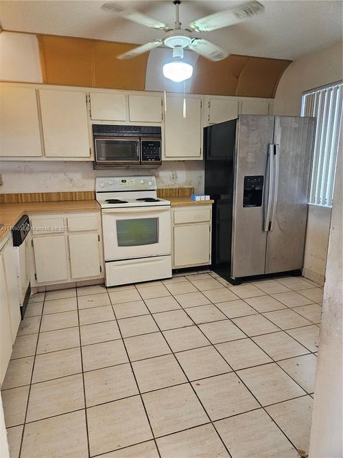 apt-306-8040 Hampton Blvd, North Lauderdale, FL, 33068-5666 | Card Image