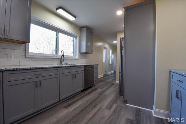 305 E Hauser St, House other with 4 bedrooms, 3 bathrooms and 2 parking in Litchfield IL | Image 11