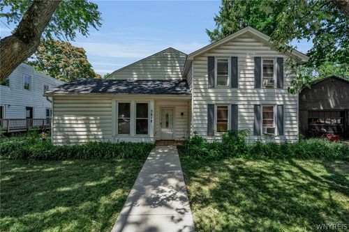 3618 Crittenden Rd, Alden, NY, 14004-8556 | Card Image
