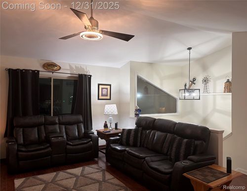 5119 Cohoctah Pl, Waterford, MI, 48327-3239 | Card Image