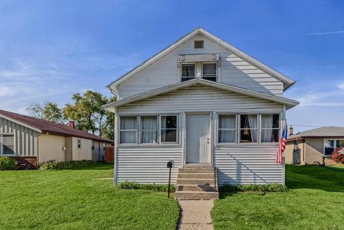 4303 S Nicholson Avenue, Saint Francis, WI, 53235 | Card Image