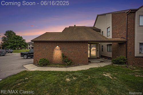 apt-201-6700 Ridgefield Cir, West Bloomfield, MI, 48322-3050 | Card Image