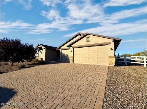 220 Mackenzie Rose Dr, Chino Valley, AZ, 86323-6846 | Card Image