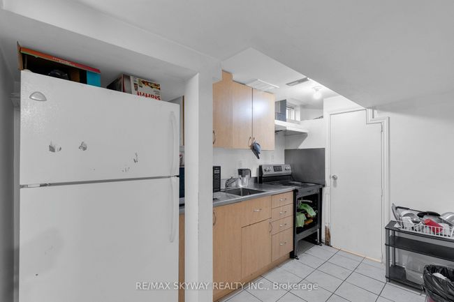 19 Rednor Dr, House attached with 4 bedrooms, 4 bathrooms and 4 parking in Brampton ON | Image 32