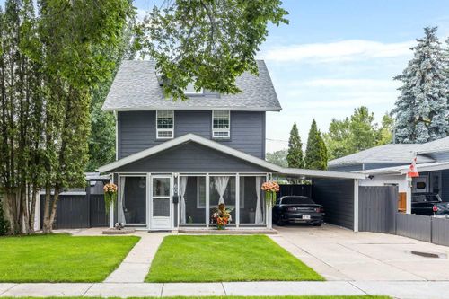 60 9 Street Sw, Medicine Hat, AB, T1A4N6 | Card Image