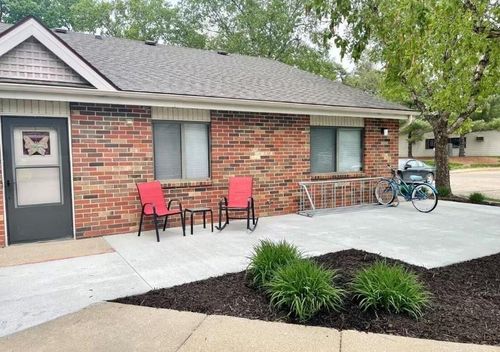 1111 E Iowa Ave, Indianola, IA, 50125-1503 | Card Image