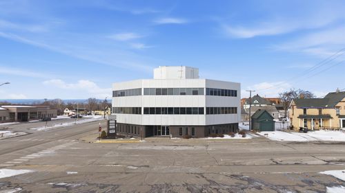 403 4th St Nw, Bemidji, MN, 56601-3142 | Card Image
