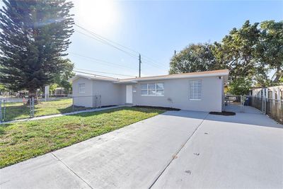 190 Ne 173rd St, House other with 3 bedrooms, 2 bathrooms and null parking in North Miami Beach FL | Image 2