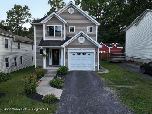 52 Mansion St, Coxsackie, NY, 12051-1217 | Card Image