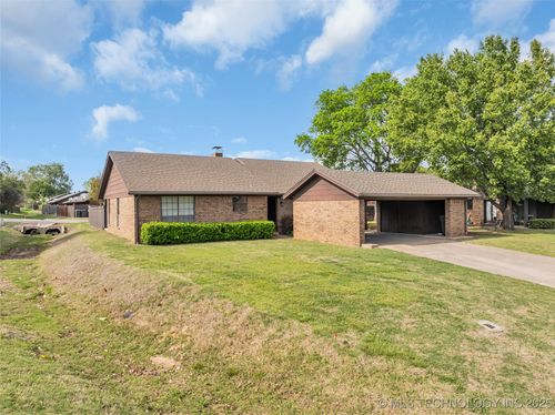 35 Overland Route St, Ardmore, OK, 73401-2915 | Card Image