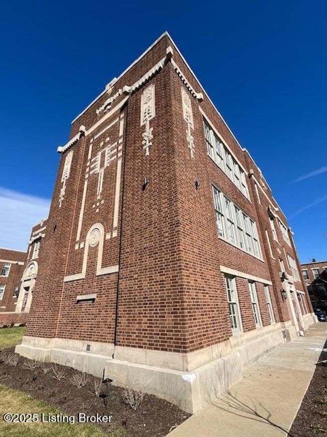 202 - 1810 Sils Ave, Condo with 2 bedrooms, 2 bathrooms and null parking in Louisville KY | Image 25