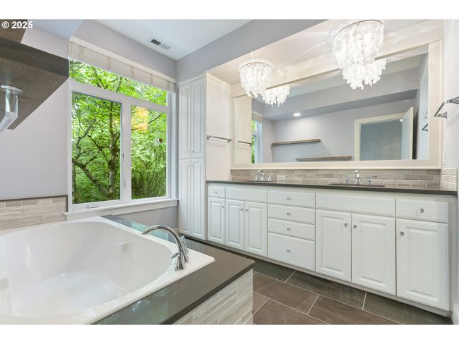 2922 Nw Montara Ct, House attached with 2 bedrooms, 3 bathrooms and 2 parking in Portland OR | Image 23