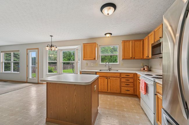 1016 Pebble Brook Dr, House other with 4 bedrooms, 3 bathrooms and null parking in Columbus OH | Image 10