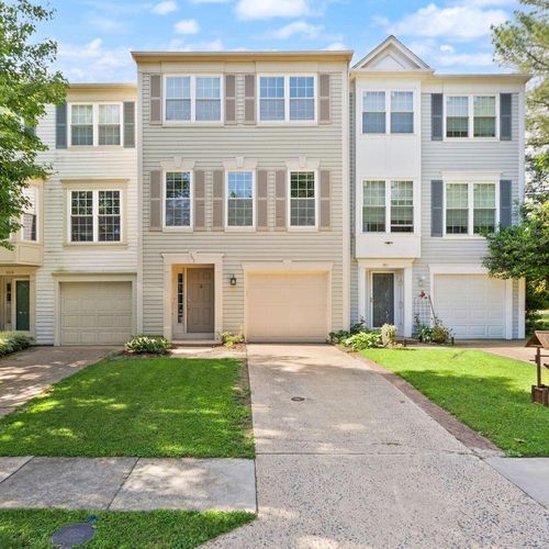 303 Barnfield Sq Ne, LEESBURG, VA, 20176-4868 | Card Image