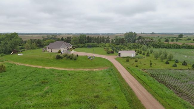 17216 County Road 5 Nw, House other with 5 bedrooms, 4 bathrooms and null parking in New London MN | Image 84