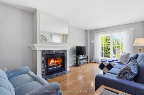 49-941 Gordon St, Guelph, ON, N1G4R9 | Card Image