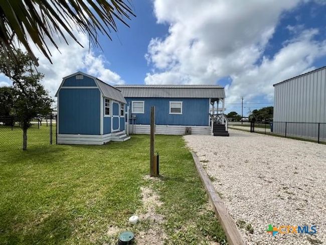 1303 W Adams Ave, House other with 1 bedrooms, 1 bathrooms and null parking in Port O Connor TX | Image 16