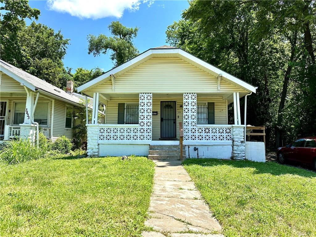 Agnes Ave, Kansas City, MO 64128