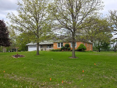705 W Commercial St, Lyndon, IL, 61261-9613 | Card Image