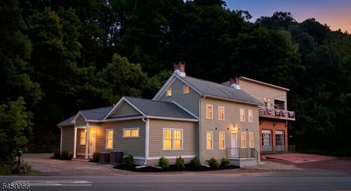 30 N Franklin St, Lambertville, NJ, 08530-1318 | Card Image