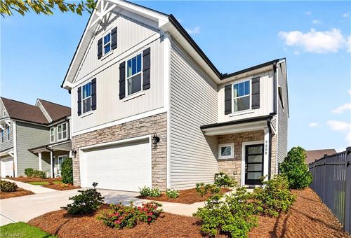 5208 Reedy Creek Farm Cir, Greensboro, NC, 27405-8326 | Card Image