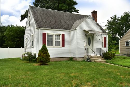 30 Foxcroft Dr, Manchester, CT, 06040-3823 | Card Image