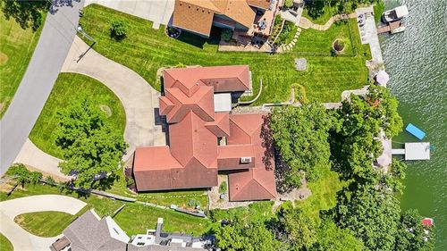 7810 Nw Scenic Dr, Weatherby Lake, MO, 64152-1643 | Card Image