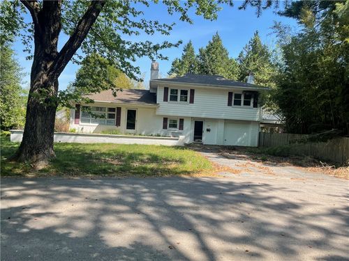 28 Hill Top Dr, East Greenwich, RI, 02818-4025 | Card Image